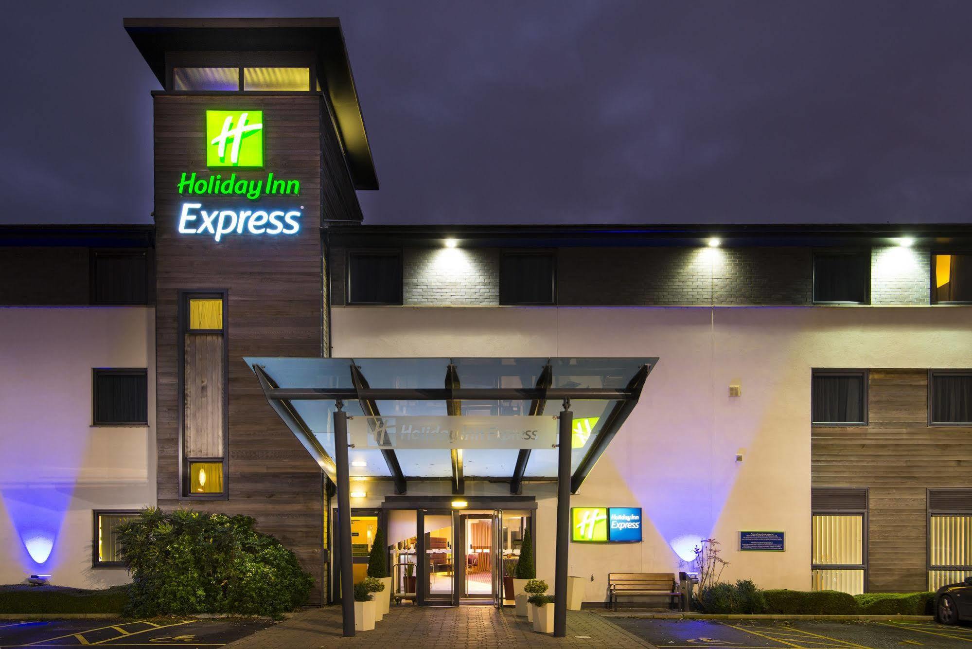 Holiday Inn Express Cambridge, An Ihg Hotel Экстерьер фото